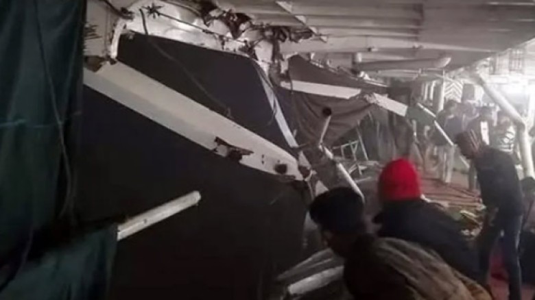 নদীতে ঘন কুয়াশায় দুই লঞ্চের সংঘর্ষ, নিহত ২...