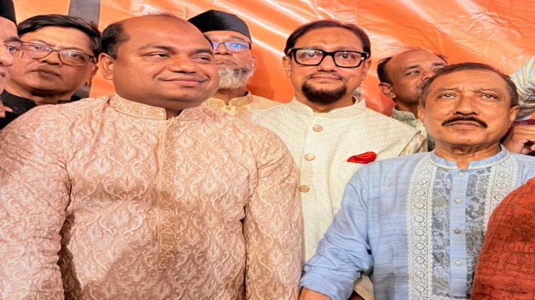 চট্টগ্রাম সিটি মেয়রের সঙ্গে এমপি জসিম উদ্দিনের ঈদ শুভেচ্ছা বিনিময়...