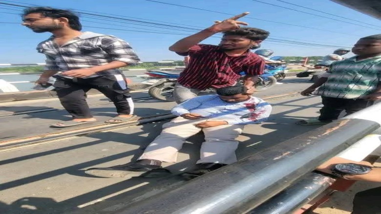 বোয়ালখালীতে ট্রেন থেকে পড়ে আহত এক