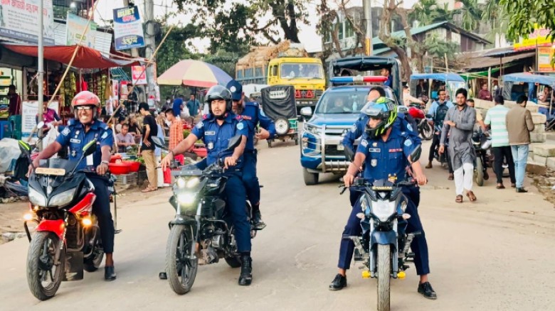 দীঘিনালায় আইন-শৃঙ্খলা স্বাভাবিক রাখতে পুলিশের ডমিনেন্স পেট্র