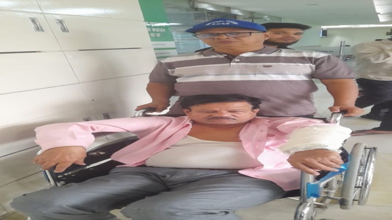 বোয়ালখালীতে সড়ক দূঘর্টনায় সাংবাদিকসহ ৫ আহত