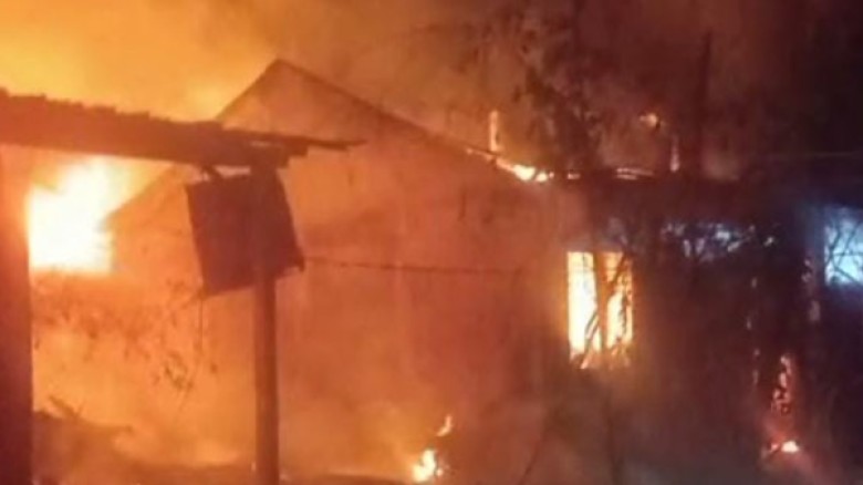 বোয়ালখালীতে আগুনে পুড়ল ৬ বসতঘর