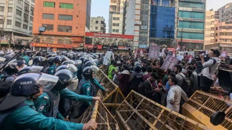 মার্চ টু ইন্ডিয়ান হাইকমিশন কর্মসূচিতে পুলিশের বাধা