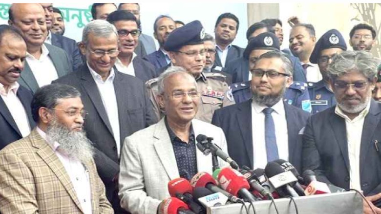 নিরাপত্তা নিয়ে কোনো শঙ্কা নেই: স্বরাষ্ট্র উপদেষ্টা