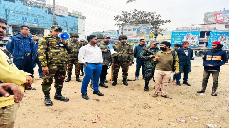 যানজট কমাতে হাটহাজারীতে প্রশাসনের কঠোর অভিযান