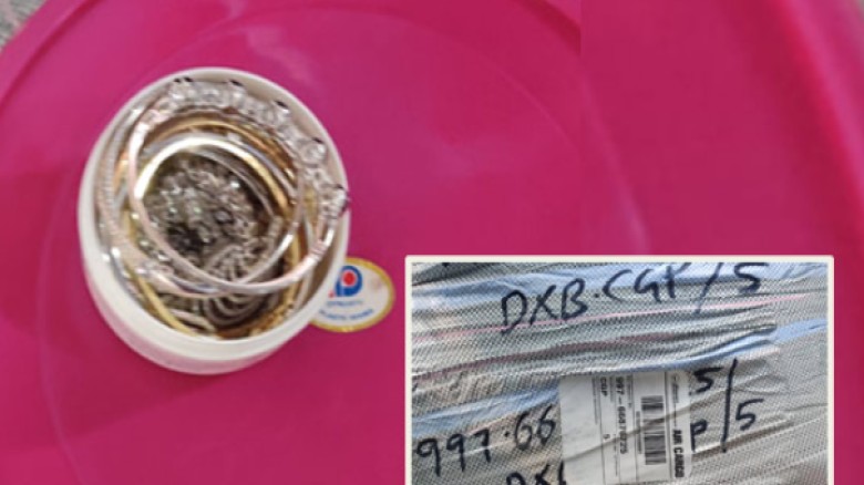 চট্টগ্রাম বিমানবন্দরে ১২০ গ্রাম স্বর্ণসহ যাত্রী আটক