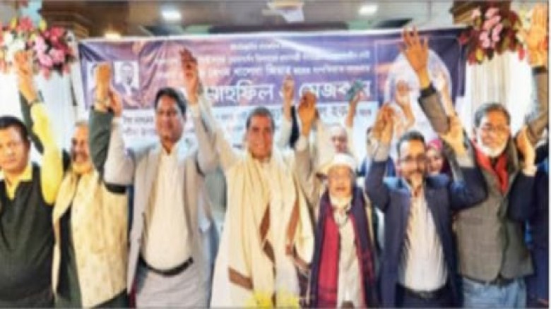 পটিয়ায় বিএনপির শীর্ষ নেতাদের নিয়ে এক মঞ্চে প্রার্থী এনাম