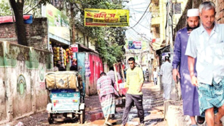 মনসুরাবাদের ভাঙা সড়ক সংস্কার হয়নি এক বছরেও