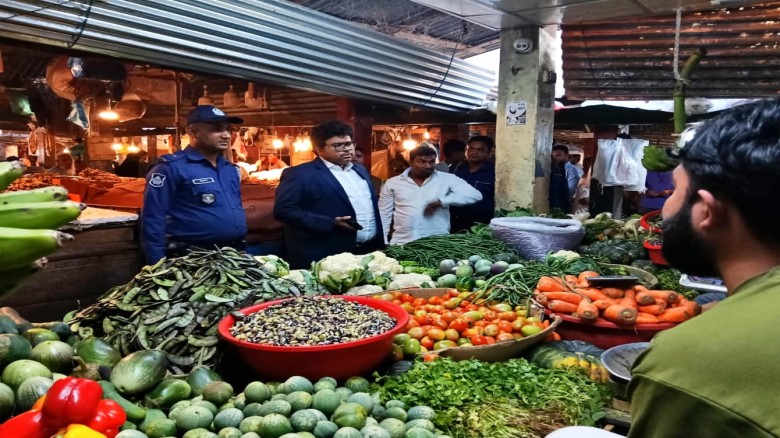 হাটহাজারীতে রমজান সামনে রেখে বাজার মনিটরিং, ৫ মামলায় ১১ হাজা