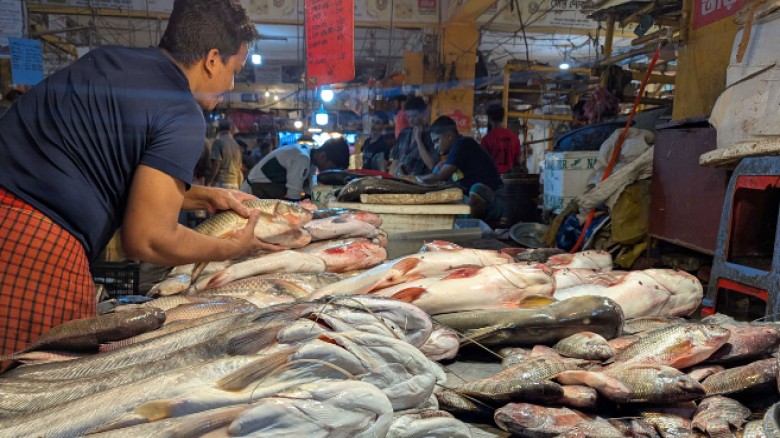 রোজার প্রথম শুক্রবারে চড়া মাছ-মাংসের বাজার