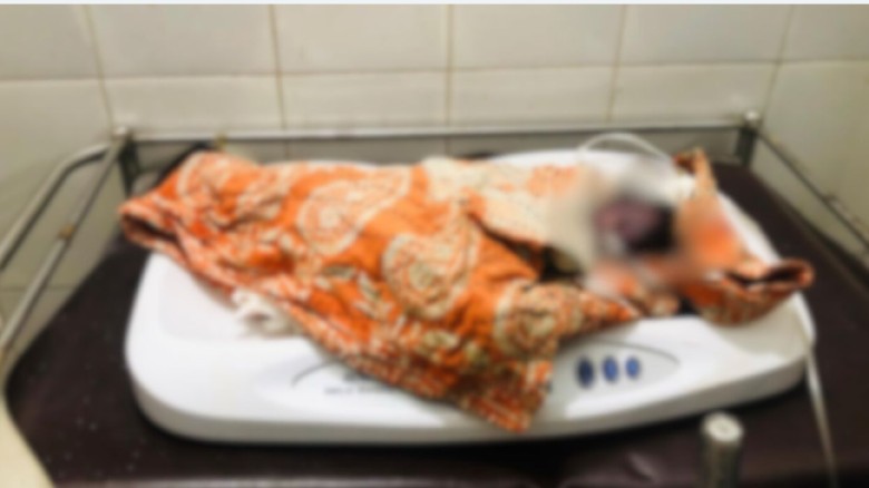 চট্টগ্রামে হাসপাতালের পাশে মিলল নবজাতক