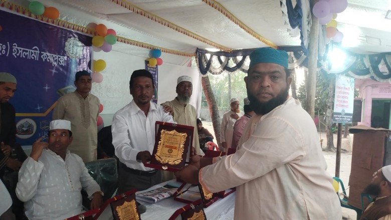 হাফেজ হয়ে দস্তারে ফজিলত পেল ১৪ শিক্ষার্থী, সম্মাননায় ভূষিত গ