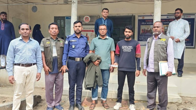 খাগড়াছড়িতে তক্ষকসহ পাচার চক্রের দুই সদস্য গ্রেফতার