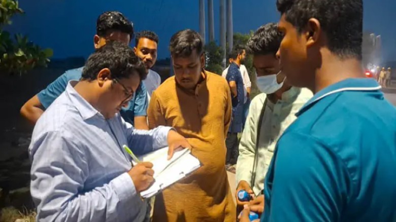 মিরসরাইয়ে ২৫০ লিটার ডিজেল মজুত, ব্যবসায়ীকে জরিমানা