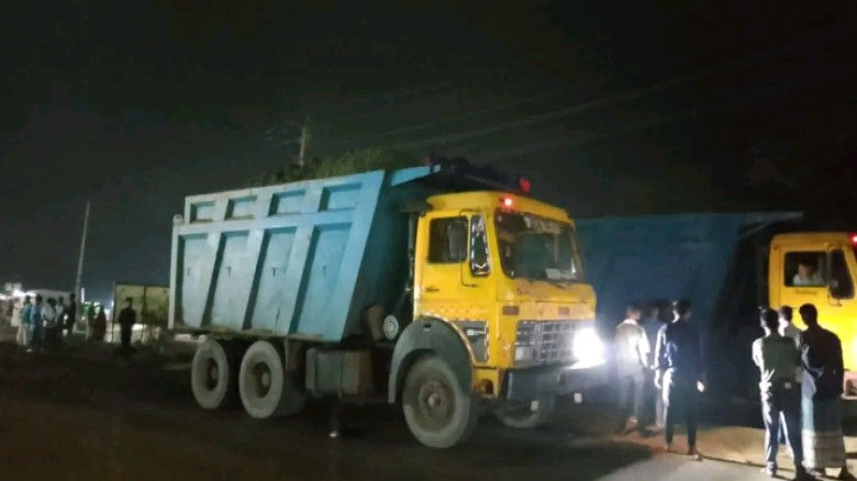 কর্ণফুলীতে উল্টো পথে বালুবোঝাই ট্রাকের ধাক্কায় বৃদ্ধার মৃত্য