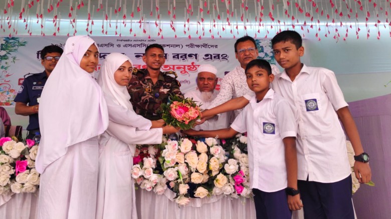 রাবেতা মডেল উচ্চ বিদ্যালয়ে এসএসসি পরীক্ষার্থীদের বিদায়