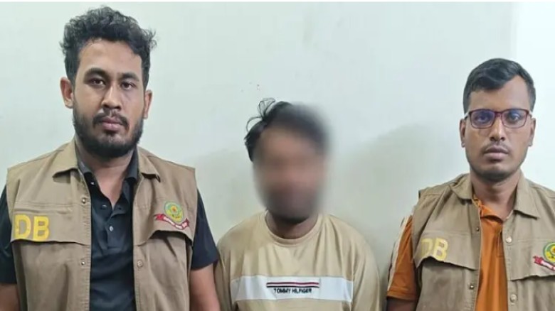 পিকআপে গ্যাস সিলিন্ডারের ভেতরে লুকানো ছিল ১৪ হাজার ইয়াবা