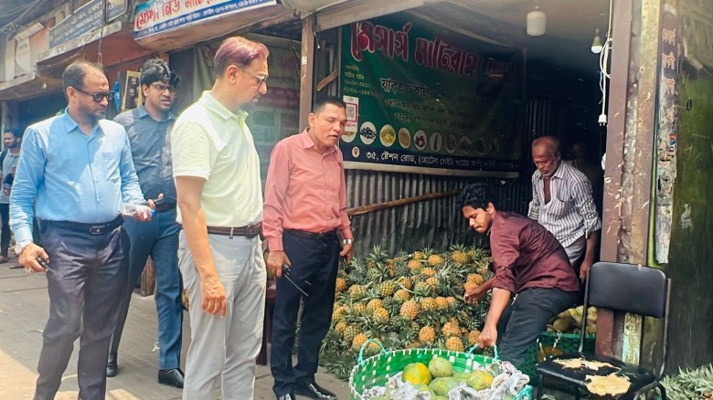 স্টেশন রোডে অবৈধ দখল বন্ধে কঠোর হুশিয়ারি: মেয়র ডা. শাহাদাত হ