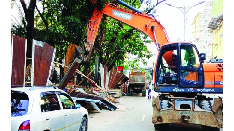 সৌন্দর্যবর্ধনের নামে নির্মাণাধীন বাণিজ্যিক স্থাপনা উচ্ছেদ