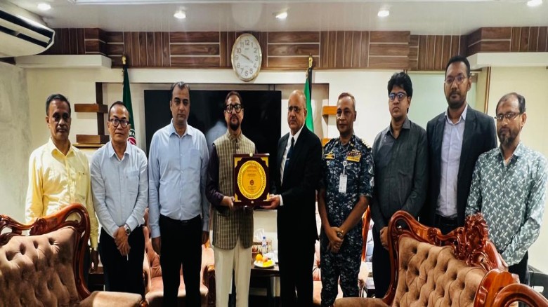 ডা. শাহাদাত হোসেনের সাথে সৌজন্য সাক্ষাৎ করলেন ভারতের নতুন সহ