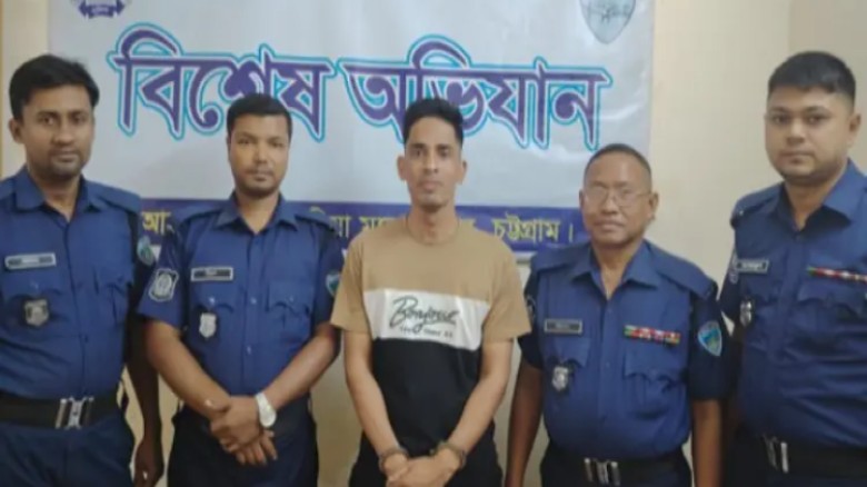 রাঙ্গুনিয়ায় ১৭ মামলার পরোয়ানাভুক্ত যুবলীগ নেতা গ্রেফতার