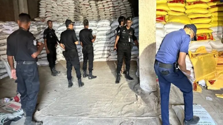 অবৈধভাবে মজুত ৬ লাখ কেজি সরকারি চাল জব্দ, আটক ১