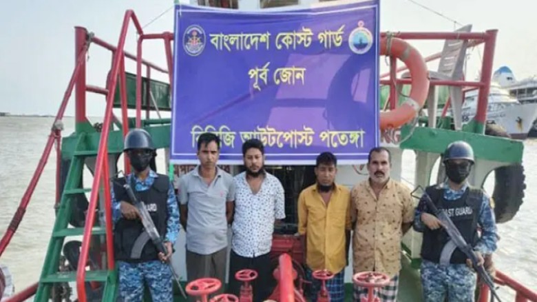 চট্টগ্রামে অবৈধভাবে মজুত করা ১৭ হাজার ৪০০ লিটার ডিজেলসহ আটক 