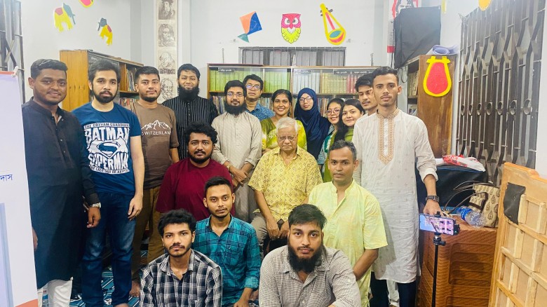 অআকখ এর পাঠচক্রে হরিশংকর জলদাস চট্টগ্রামের লেখক-পাঠক'র সেতুব