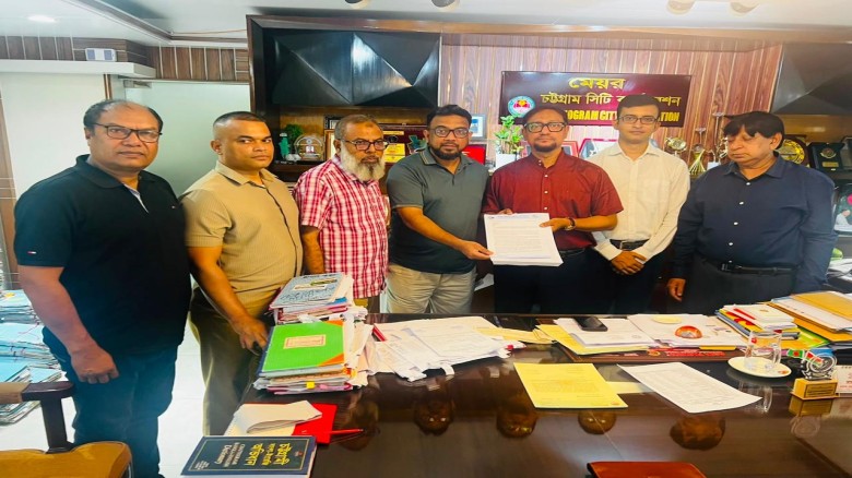 সিএন্ডএফ এজেন্টদের ট্রেড লাইসেন্স নবায়নে চসিকের অস্থায়ী বুথ 