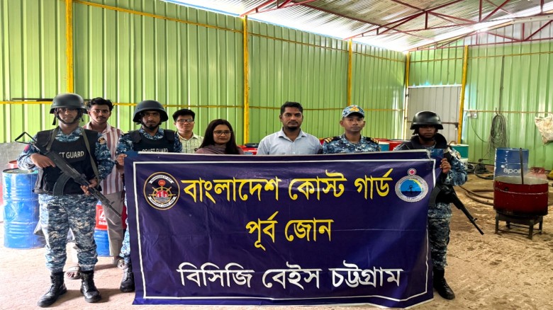 কর্ণফুলীতে ভেজাল লুব অয়েল কারখানায় অভিযান