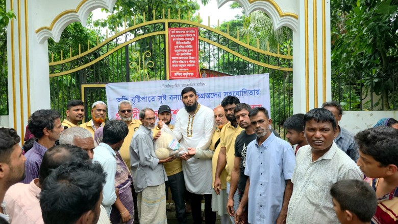 চন্দনাইশে বন্যার্তদের পাশে প্রবাসী চন্দনাইশ সমিতি-সৌদি আরব: 