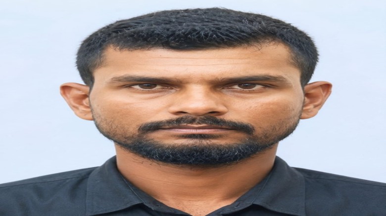 দুর্বৃত্তের হামলায় ক্ষতবিক্ষত লরি চালক, মিরসরাইয়ে মিলল মরদেহ