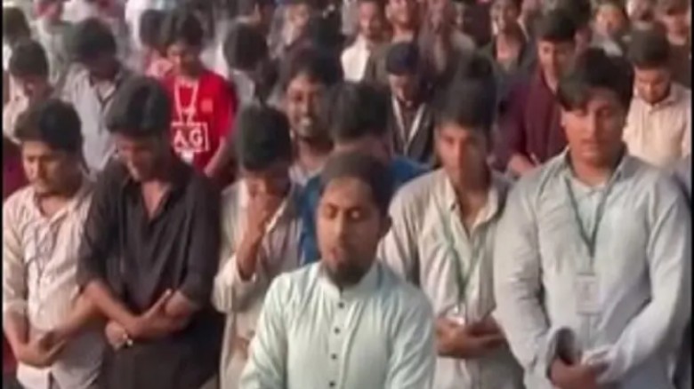 চট্টগ্রামে শিক্ষামন্ত্রীর ‌‘গায়েবানা জানাজা’