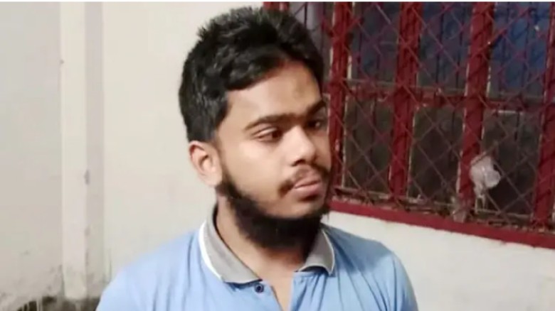 চবিতে ছাত্রীকে শ্লীলতাহানির অভিযোগে দোকান কর্মচারী গ্রেফতার