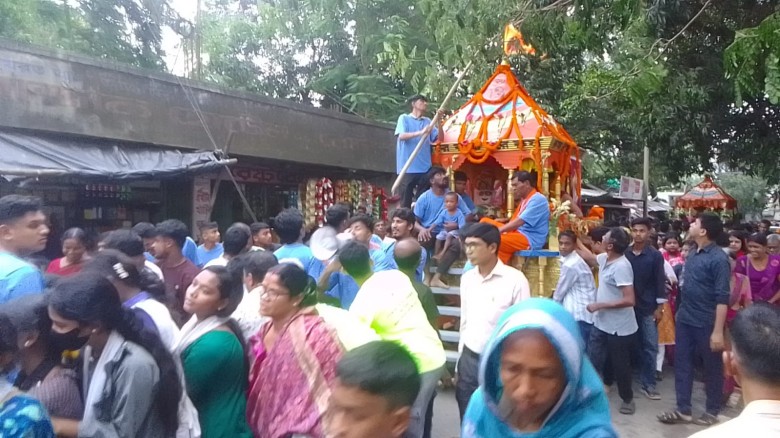 পটিয়ায় সুচক্রদন্ডীর জগন্নাথ ধামের "রথযাত্রা" অনুষ্ঠিত।
