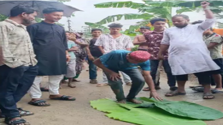 মোবাইল চুরির অভিযোগ  যুবককে আটক করে ১০০ রাকাত নফল নামাজ আদায়