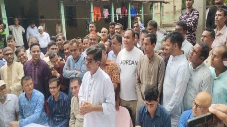 পটিয়ায় কৃষি তথ্য পরিদর্শনে মন্তী আমিন উর রশিদ।
