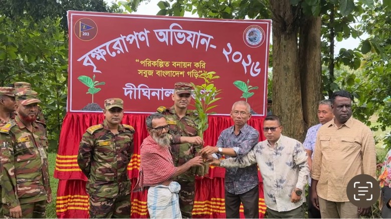 সেনাবাহিনীর উদ্যোগে একদিনে ২৬হাজার পরিবেশ বান্ধব চারা বিতরণ 