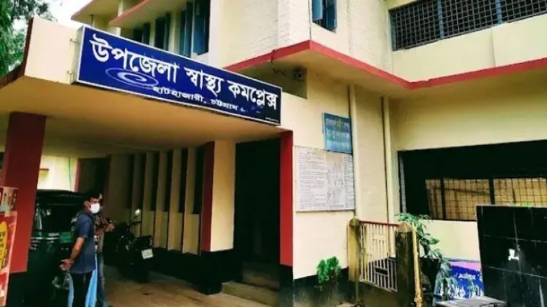 বাড়ির সামনে খেলতে গিয়ে পুকুরে পড়ে শিশুর মৃত্যু