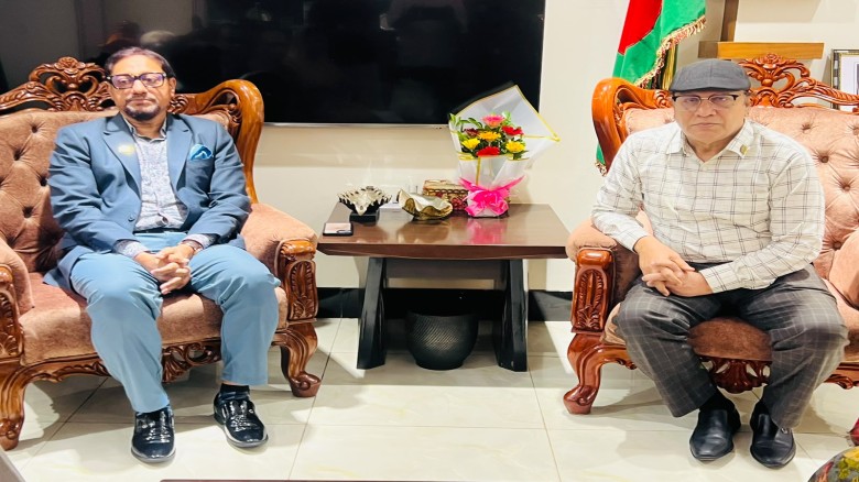 ইউনেস্কো ক্লাব চট্টগ্রাম ডিভিশনের প্রতিনিধিদলের সঙ্গে চসিক ম