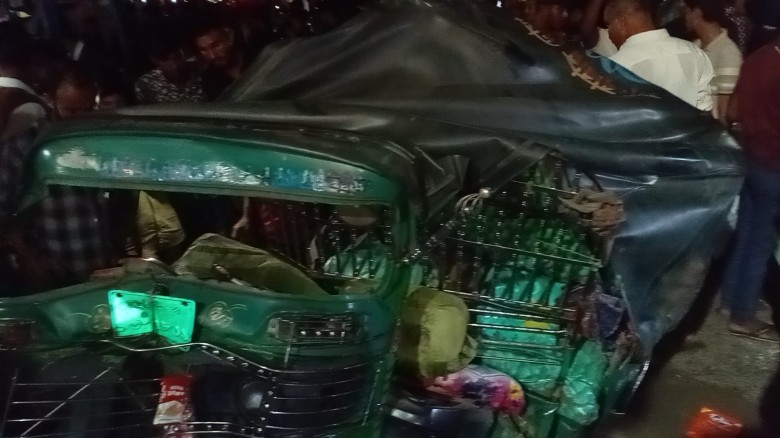 কর্ণফুলী টানেলের আনোয়ারা প্রান্তে ভয়াবহ সড়ক দুর্ঘটনা: নিহত ৩