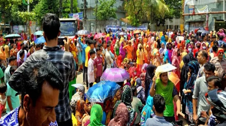 বকেয়া বেতনের দাবিতে উত্তাল আতুরের ডিপো