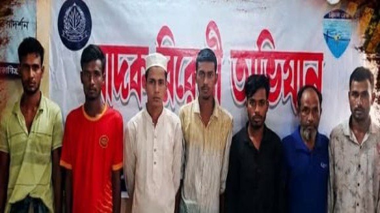পটিয়ায় মাদকসেবনের দায়ে  ৭জনকে গ্রেপ্তার করে পুলিশ।
