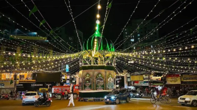 জশনে জুলুসে বর্ণিল সাজে চট্টগ্রাম, তোরণ-আলোকসজ্জায় উৎসবের আম