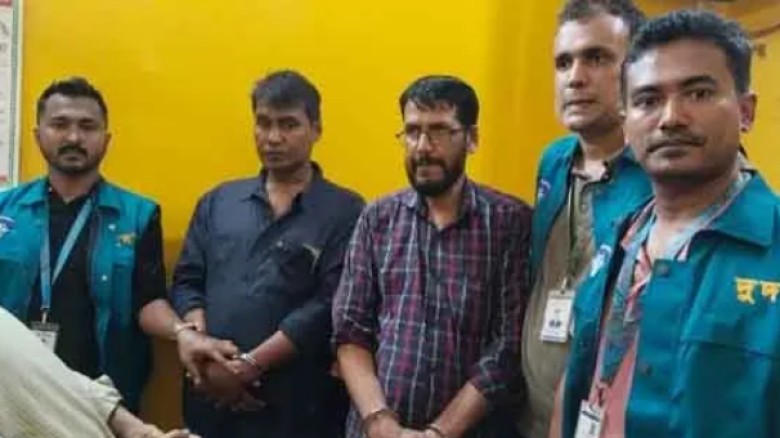 চট্টগ্রামে দুই লাখ টাকা ঘুস নেওয়ার সময় সাব-রেজিস্ট্রার আটক
