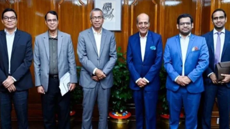বাংলাদেশ থেকে পণ্য আমদানি বাড়াতে ভারতকে গভর্নরের আহ্বান