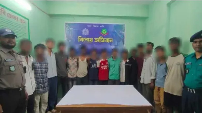 চট্টগ্রামে আধিপত্য বিস্তার নিয়ে সংঘর্ষ, গ্রেফতার ১৫