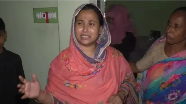 দাদার কবরের পাশে শায়িত সেই স্কুলছাত্রী, শোকে বাকরুদ্ধ বাবা-ম