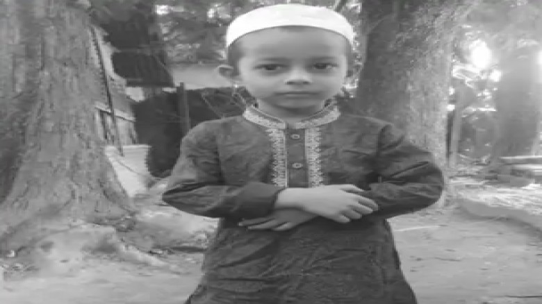 চট্টগ্রামে নিখোঁজের ১৬ ঘণ্টা পর বাড়ির পাশের পুকুরে ভেসে উঠল 