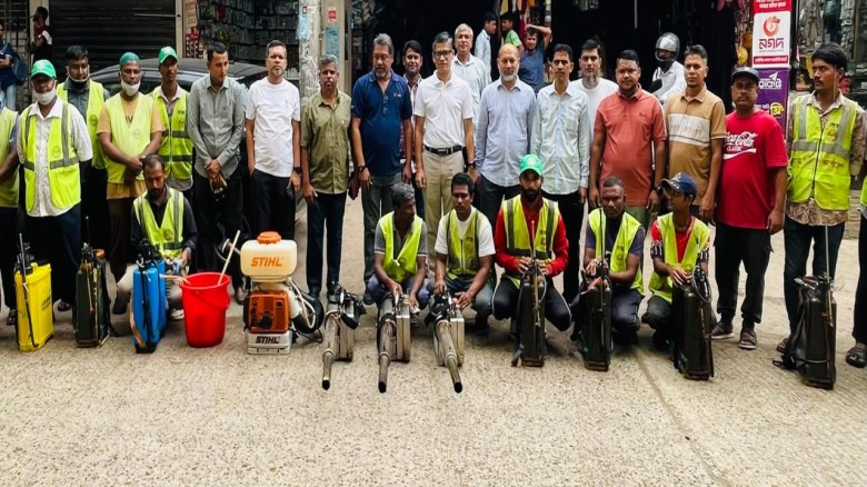 ডেঙ্গু প্রতিরোধে ৩৯ নম্বর ওয়ার্ডে চসিকের ক্রাশ প্রোগ্রাম